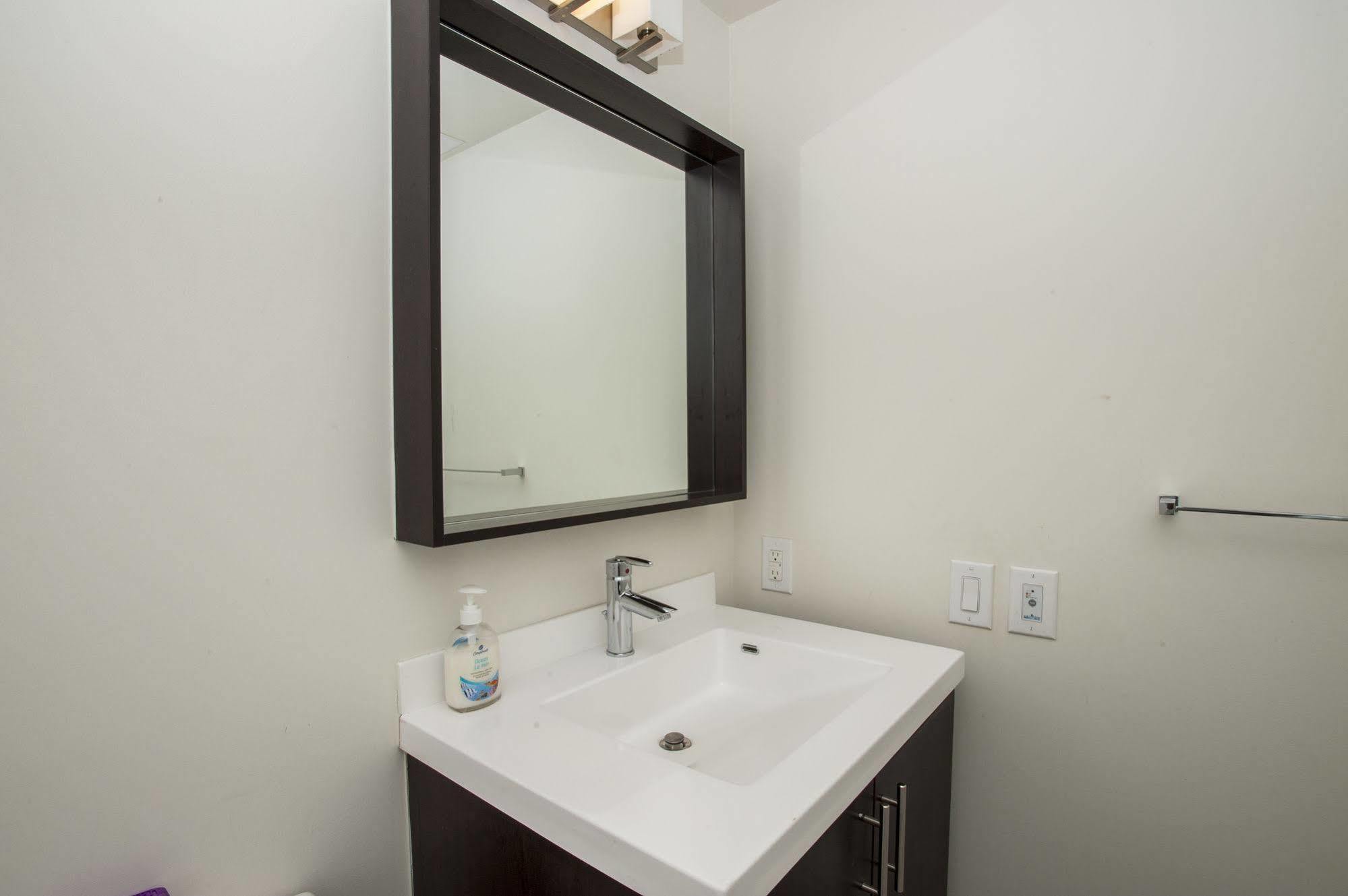 Life Suites Luxury Downtown Condos Toronto Luaran gambar