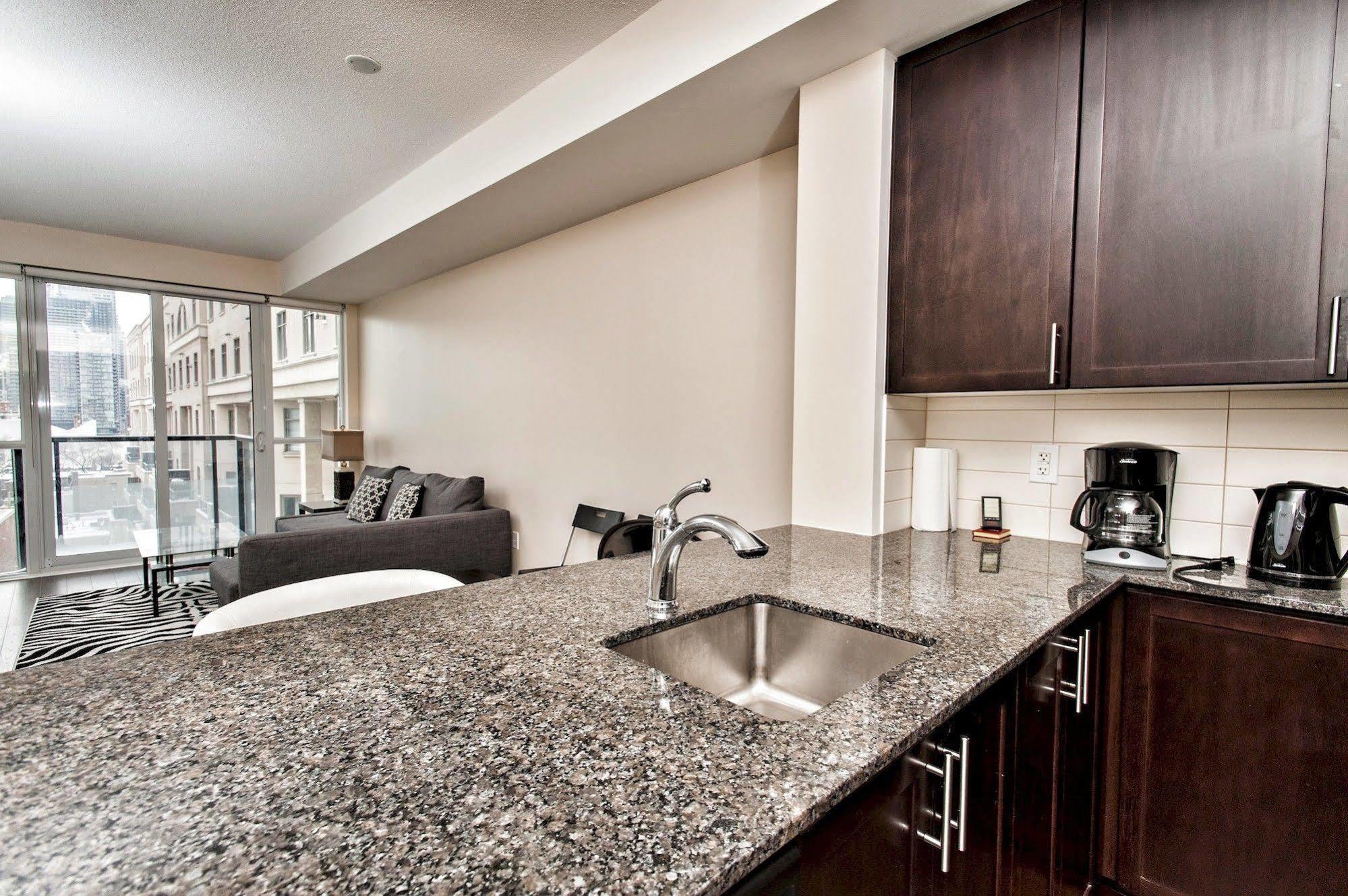 Life Suites Luxury Downtown Condos Toronto Luaran gambar