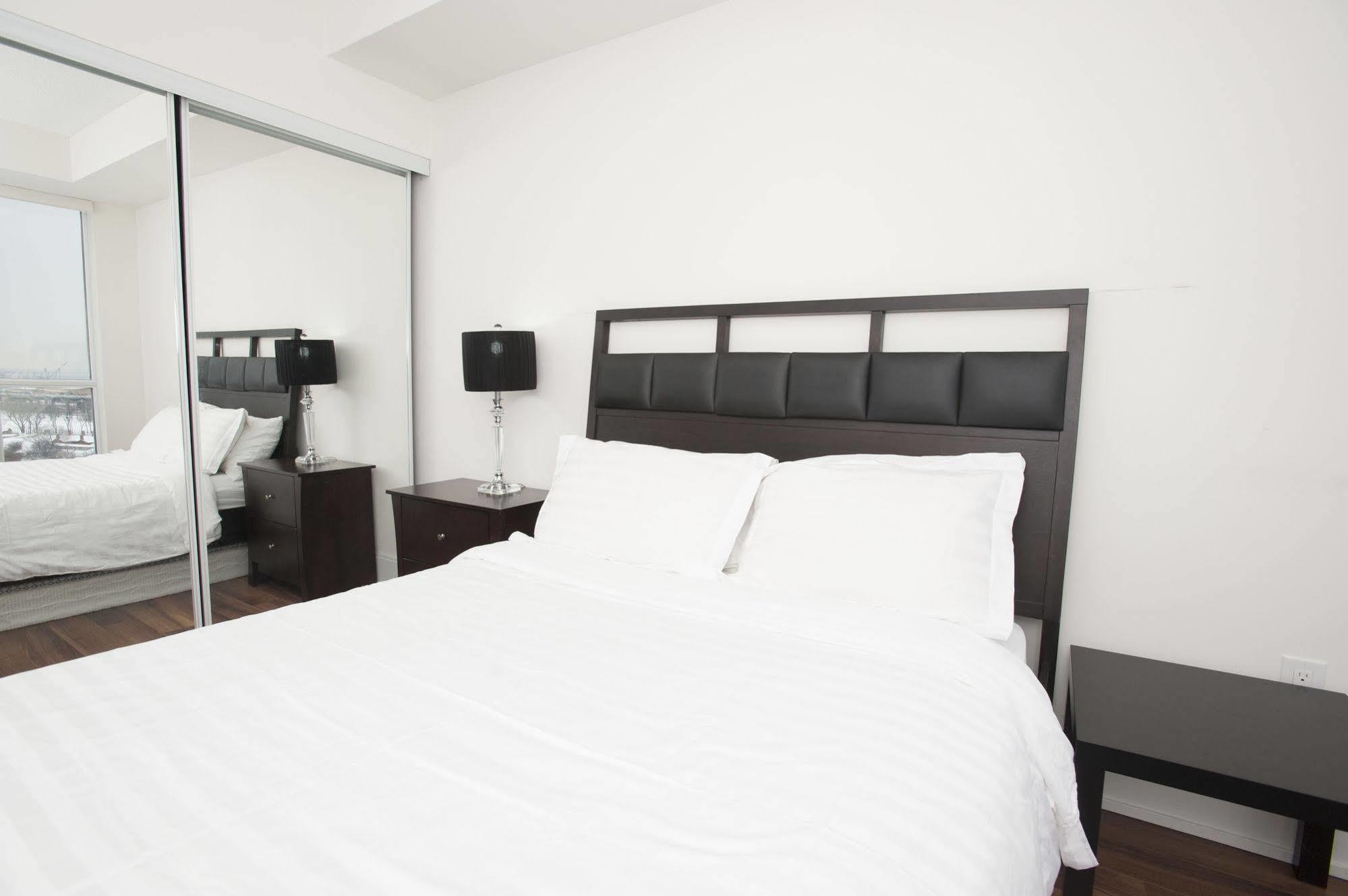 Life Suites Luxury Downtown Condos Toronto Luaran gambar